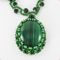 Бусы - подвеска - малахит, бисер