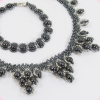 Комплект - Созвездие - колье, браслет - гематит в бисере